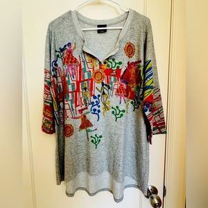 Fun top from Inoah! “A Ballerina in the City.” Playful, comfy, easy to wear!